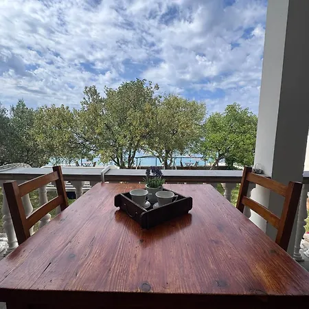 & Neno Πανσιόν