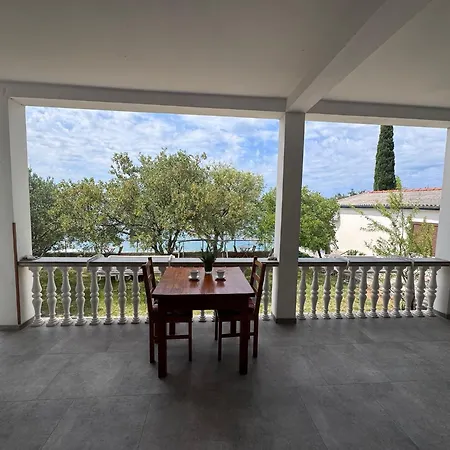 & Neno Tribanj-Krušćica